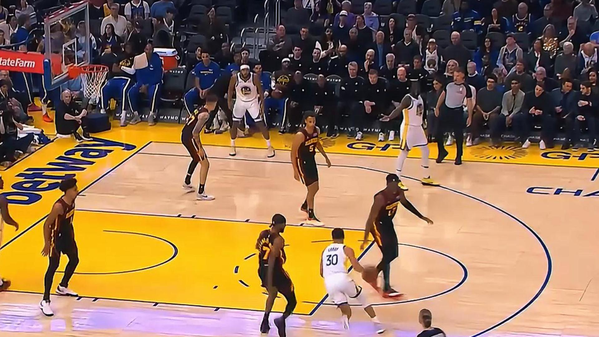 TK体育- 巴特勒实战篮球鞋